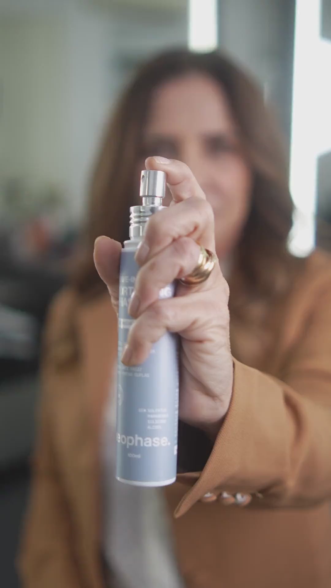 Aplicação do Leave-In Fortifying Phase em spray